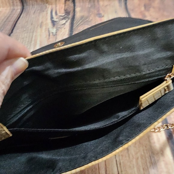 Cato Beige/Tan Textured Faux Leather Purse Gold Hardware Chain Strap 21" Drop - Picture 9 of 14